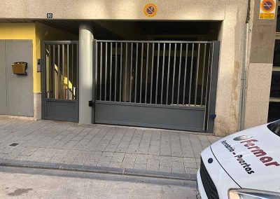 Puerta automática abatible de Garaje en Albacete