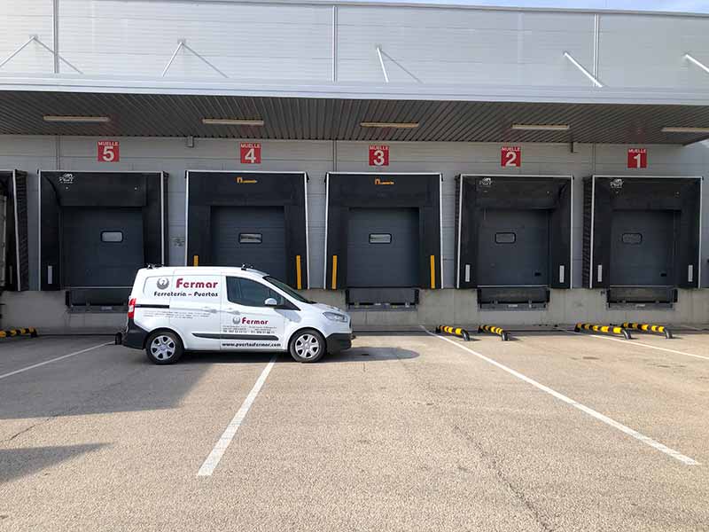 Puertas Automáticas Seccionales Muelles y Abrigos de Carga en Albacete