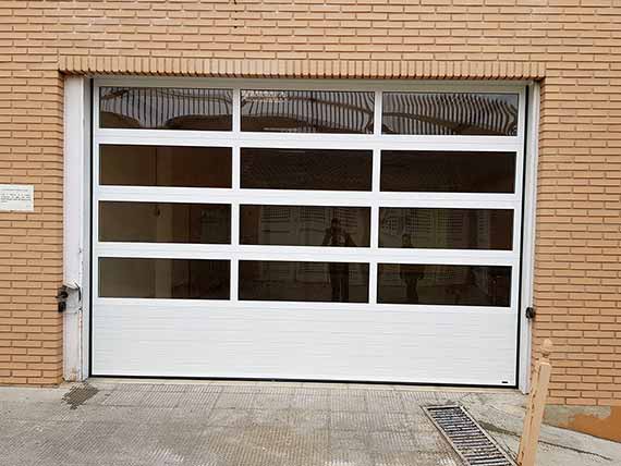Puertas Automáticas de Garaje Seccionales en Albacete y Ciudad Real