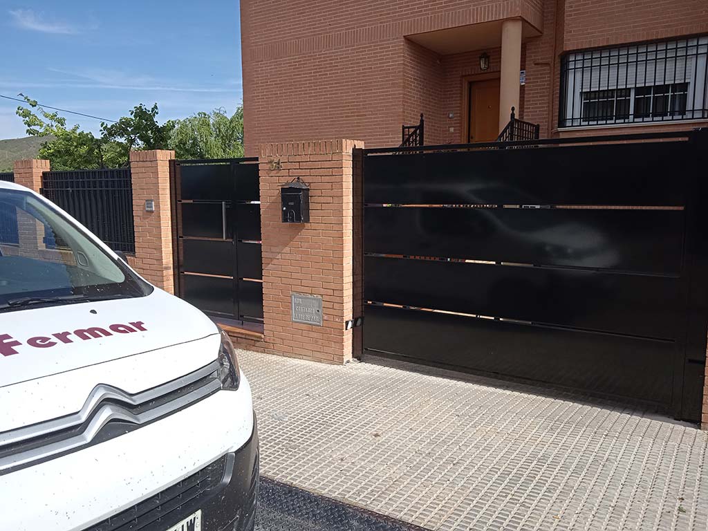 Puertas Automáticas Abatibles y Correderas en Albacete