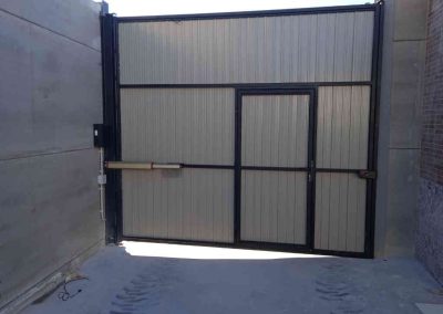 puertas automáticas de garaje abatibles en Albacete y Ciudad Real