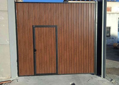 puertas automáticas de garaje abatibles en Albacete y Ciudad Real